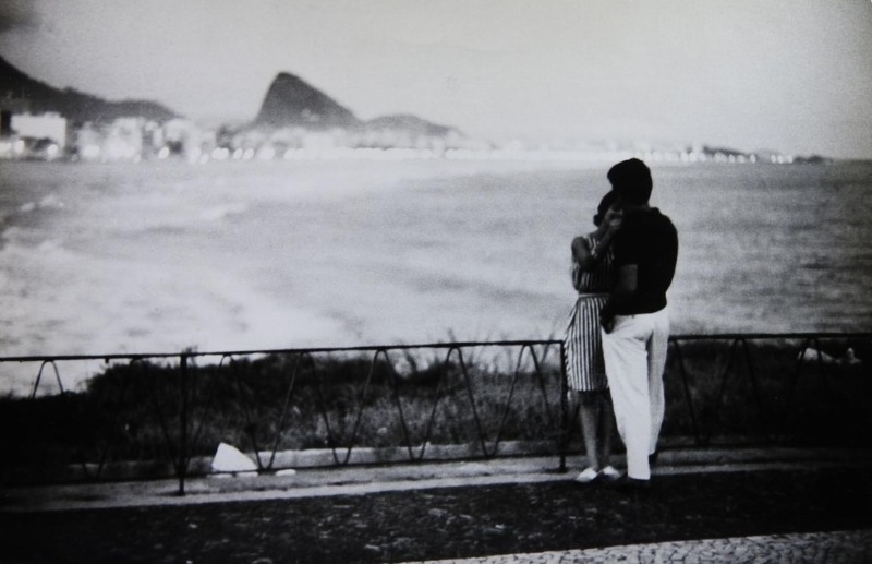 Rio de Janeiro, Brasile, 1963, Coppia a Copacabana, photo by & copyright © Calogero Cascio