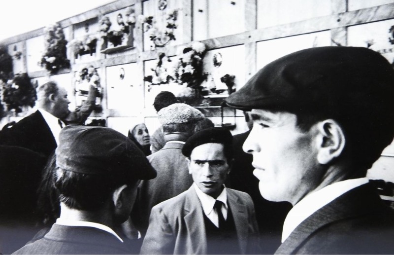 Corleone (Palermo), 1970, Al cimitero, photo by & copyright © Calogero Cascio