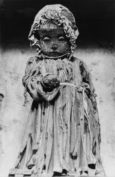 Palermo, 1968, Alle Catacombe dei Cappuccini, photo by & copyright © Calogero Cascio
